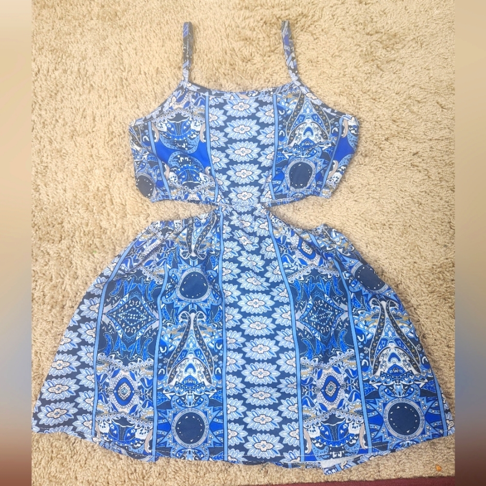 Shein cut out dress size 4y